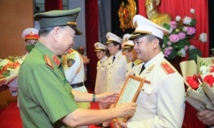 Lễ công bố quyết định của Chủ tịch nước về thăng cấp bậc hàm cấp tướng đối với sĩ quan công an nhân dân