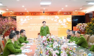 Thứ trưởng Nguyễn Duy Ngọc kiểm tra công tác tại Trung tâm dữ liệu quốc gia về dân cư thuộc Cục Cảnh sát quản lý hành chính về trật tự xã hội