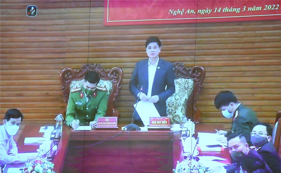 Đồng chí Ngọ Duy Hiểu phát biểu tham luận qua điểm cầu trực tuyến.