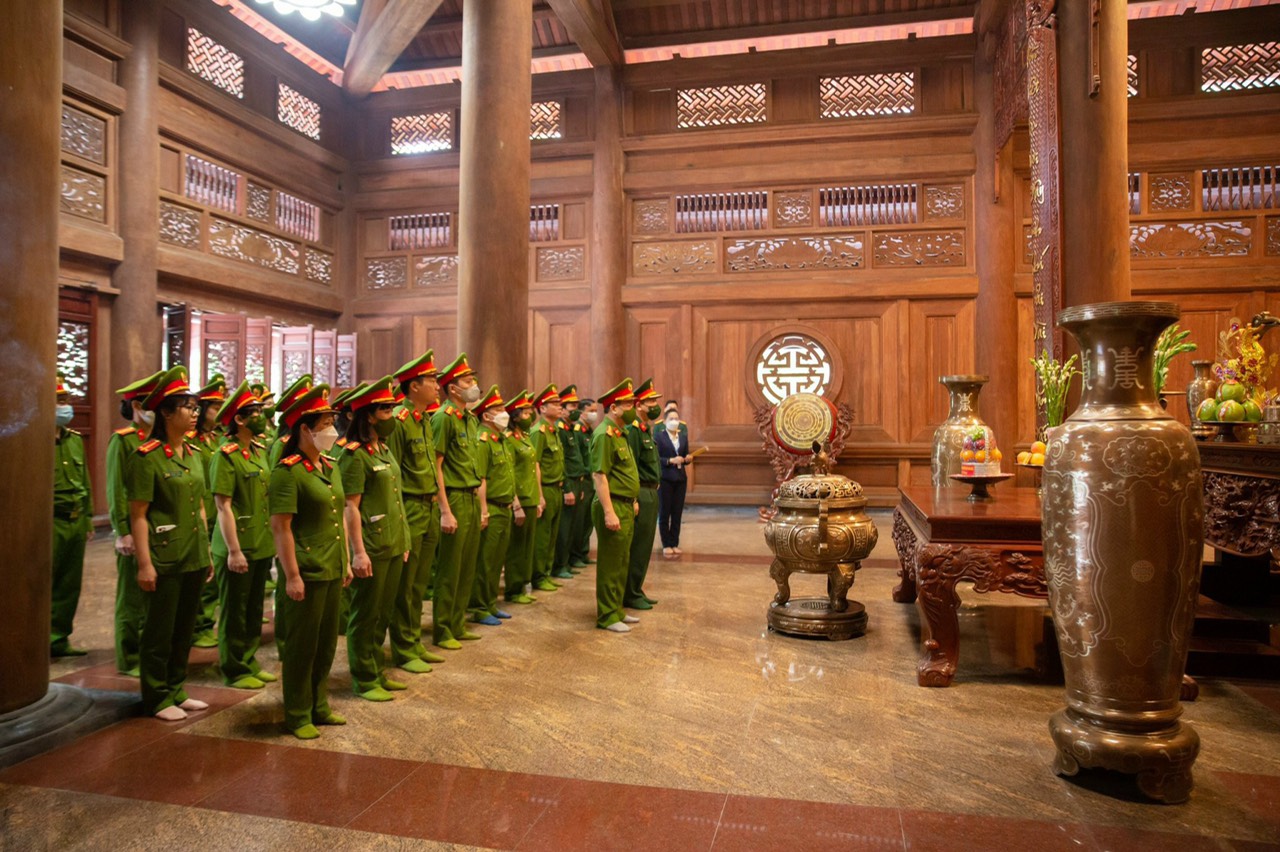 Lễ dâng hương Chủ tịch Hồ Chí Minh của Đoàn đại biểu Cục Cảnh sát Quản lý hành chính về trật tự xã hội, Bộ Công an
