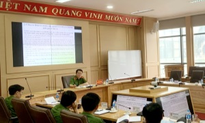 Thiếu tướng Nguyễn Quốc Hùng, Cục trưởng Cục Cảnh sát QLHC về TTXH báo cáo chuyên đề tại Học viện Cảnh sát nhân dân