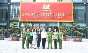 Cục Cảnh sát quản lý hành chính về trật tự xã hội làm việc với Trung ương Hội Liên hiệp Phụ nữ Việt Nam về việc phối hợp thực hiện nhiệm vụ Đề án 06/CP