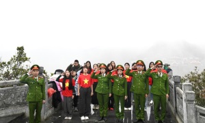 Hội Phụ nữ - Đoàn Thanh niên Cục Cảnh sát QLHC về TTXH tổ chức  hoạt động sinh hoạt chính trị, tình nghĩa xã hội tại tỉnh Hà Giang