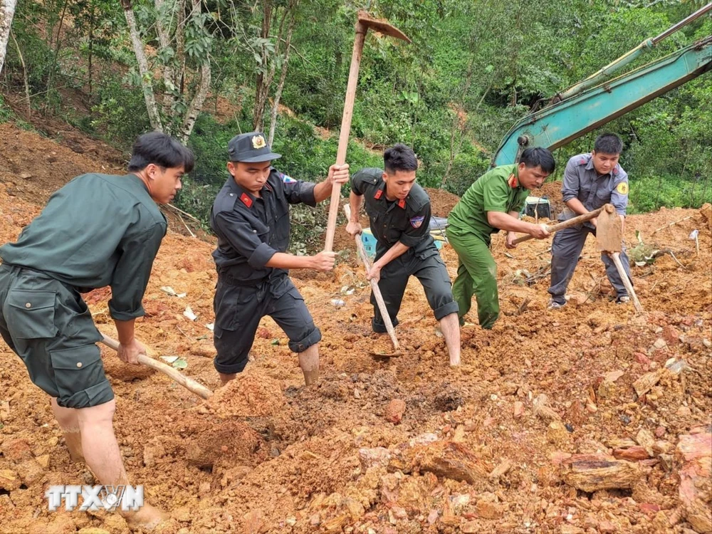 Tập trung khắc phục sự cố sạt lở đất tại tỉnh Hà Giang và chủ động ứng phó với mưa lũ, sạt lở