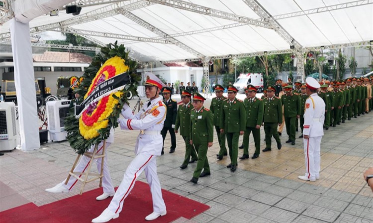 Đoàn đại biểu các đơn vị Công an nhân dân thành kính viếng đồng chí Tổng Bí thư Nguyễn Phú Trọng