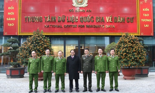 Thủ tướng Chính phủ Phạm Minh Chính thăm, chúc tết cán bộ, chiến sĩ Cục Cảnh sát quản lý hành chính về trật tự xã hội, Bộ Công an