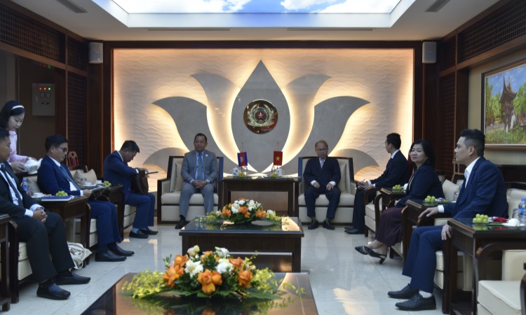 Đoàn đại biểu Tổng Cục Căn cước Bộ Nội vụ Campuchia thăm và làm việc tại Trung tâm Dữ liệu quốc gia về dân cư, Cục Cảnh sát QLHC về TTXH - Bộ Công an