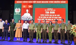 Tham dự buổi tọa đàm truyền thông về ứng dụng VNeID trong sửa đổi Hiến pháp 2013 và vai trò của lực lượng Công an nhân dân