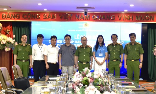 TRIỂN KHAI TIỆN ÍCH CẨM NANG TRÊN VNeID, AI TRÊN VNeID VÀ MỘT SỐ NỘI DUNG HỌC LIỆU TRÊN NỀN TẢNG BÌNH DÂN HỌC VỤ SỐ - HỌC LIỆU VỀ GIAO THÔNG VÀ KỸ NĂNG LÁI XE