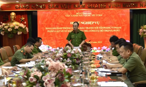 Hội ý nghiệp vụ bàn giải pháp phòng ngừa, đấu tranh với tội phạm, vi phạm pháp luật về vũ khí, vật liệu nổ, công cụ hỗ trợ và pháo