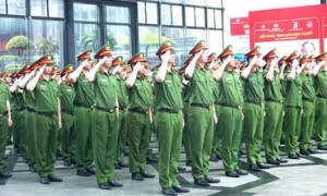 Cục Cảnh sát Quản lý hành chính về trật tự xã hội tập huấn điều lệnh, quân sự, võ thuật Công an nhân dân năm 2025.