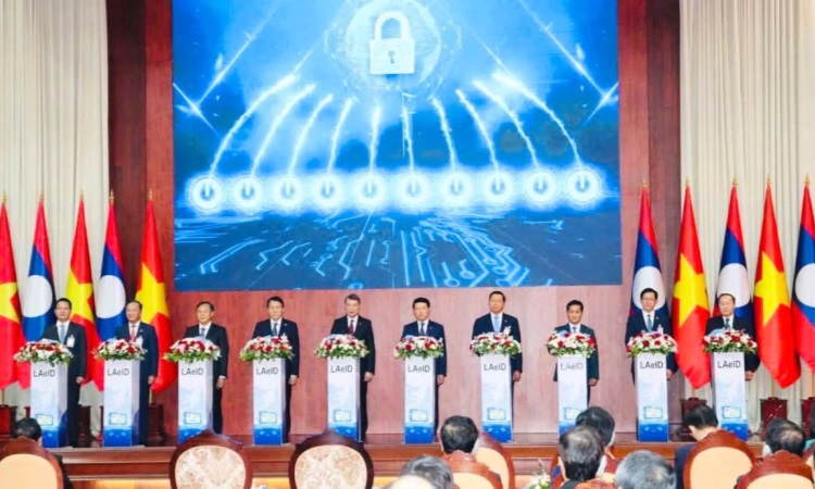 Bàn giao hệ thống quản lý dân cư và căn cước công dân tại Lào – dấu mốc hợp tác giữa Bộ Công an hai nước