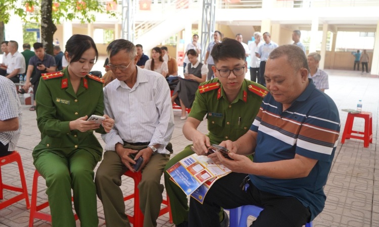 Hội nghị tuyên truyền phòng, chống ma túy tại tỉnh Thái Nguyên theo chức năng của lực lượng Cảnh sát QLHC về TTXH năm 2026 - góp phần quản lý người nghiện, người sử dụng trái phép chất ma túy, người sau cai nghiện ma túy; phòng ngừa tổ chức, sử dụng trái phép chất ma túy, gắn với công tác quản lý nhân hộ khẩu, quản lý cơ sở kinh doanh có điều kiện về an ninh, trật tự và quản lý địa bàn tại tỉnh Thái Nguyên.