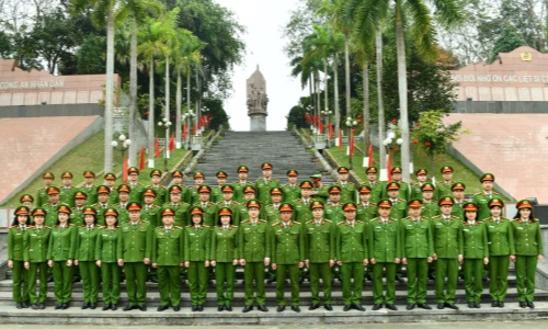 Cục Cảnh sát Quản lý hành chính về trật tự xã hội tổ chức về nguồn, báo công nhân kỷ niệm 80 năm Ngày truyền thống lực lượng