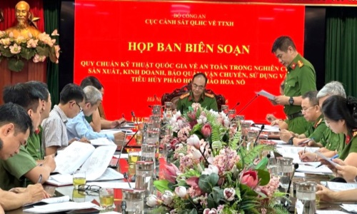 CỤC CẢNH SÁT QLHC VỀ TTXH TỔ CHỨC HỌP BAN BIÊN SOẠN QUY CHUẨN KỸ THUẬT QUỐC GIA VỀ AN TOÀN TRONG NGHIÊN CỨU, SẢN XUẤT, KINH DOANH, BẢO QUẢN, VẬN CHUYỂN, SỬ DỤNG VÀ TIÊU HỦY PHÁO HOA, PHÁO HOA NỔ