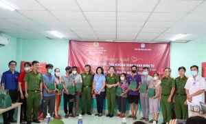 LAN TỎA “HÀNH TRÌNH NHÂN ÁI-LAN TỎA YÊU THƯƠNG” TẠI BỆNH VIỆN PHẠM NGỌC THẠCH
