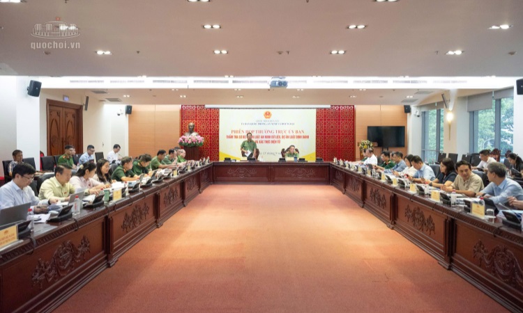 THẨM TRA SƠ BỘ DỰ ÁN LUẬT ĐỊNH DANH VÀ XÁC THỰC ĐIỆN TỬ – HOÀN THIỆN HÀNH LANG PHÁP LÝ CHO ĐỊNH DANH TRONG KỶ NGUYÊN SỐ